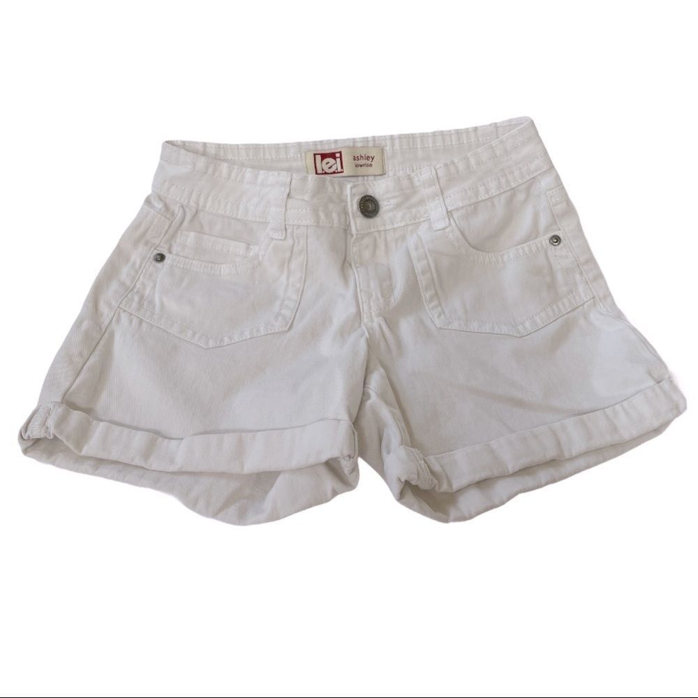 l.e.i white shorts 